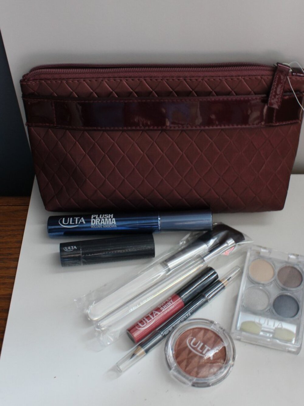 Ulta 10 piece Beauty With Makeup Bag New